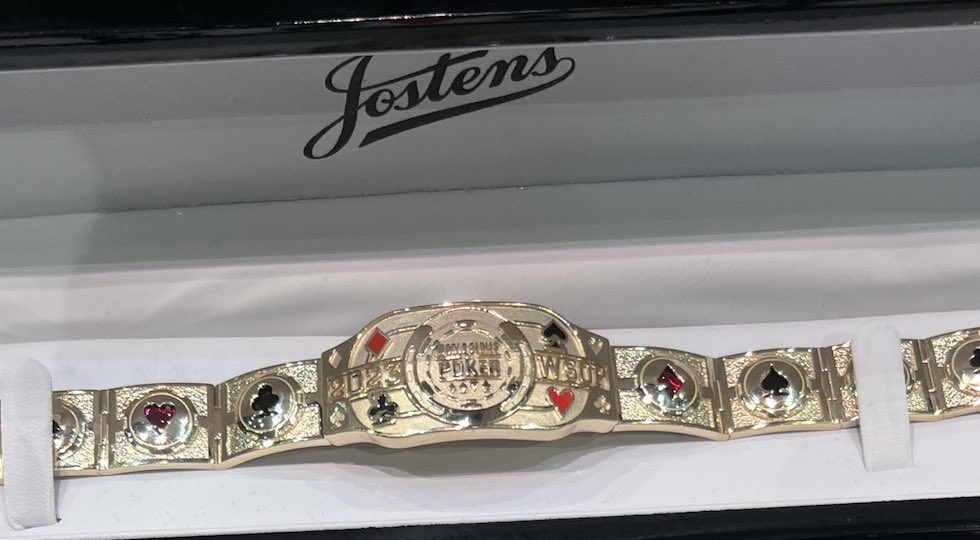 Hellmuth continua a regalare i suoi braccialetti Wsop: ‘Il 17esimo a David Sacks, il 18esimo a Thompson’