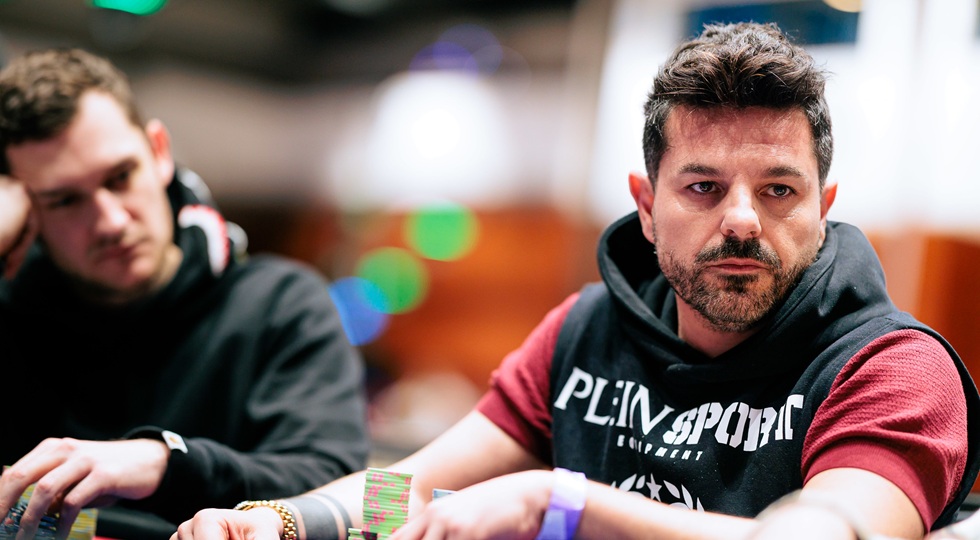 Main event Ept Praga 2025: uno strepitoso Iaculli domina il Day 3, bene anche Ragone
