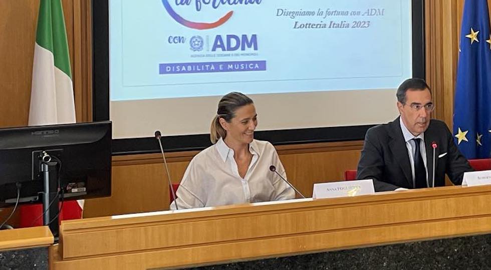 Anna Foglietta: ‘Emozionata e colpita dalla sensibilità artistica dei disegni per la Lotteria Italia’