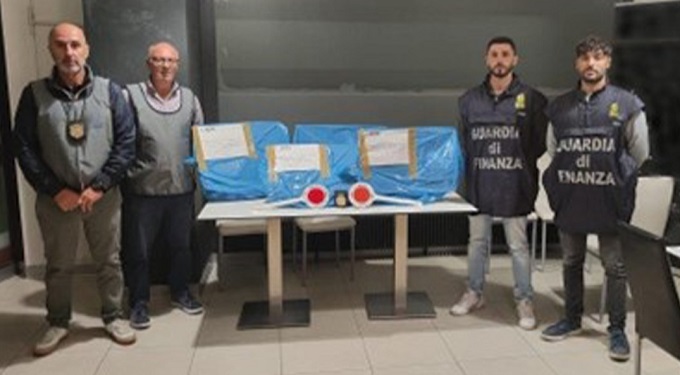 Gioco illegale: totem in un circolo, evasi oltre 260mila euro