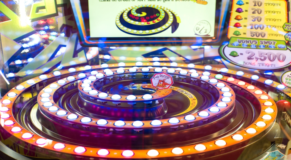 Intrattenimento: vietato (vietare) ai minori