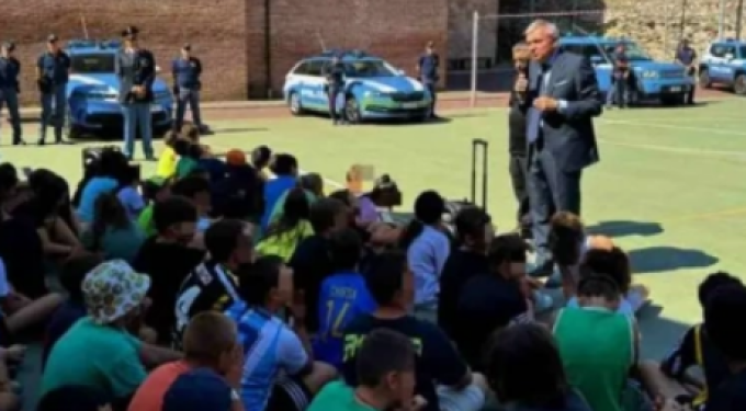 Ancona, Polizia al Centro estivo per parlare anche di alcolismo e ludopatia