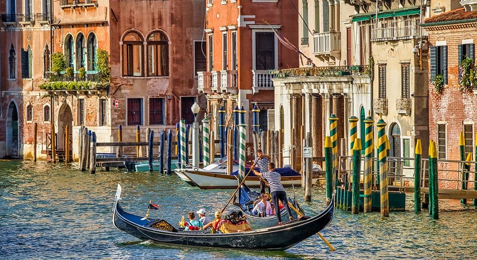 Fusione inversa al Casinò Venezia e trasferimento benefici fiscali, l’Ade dice sì