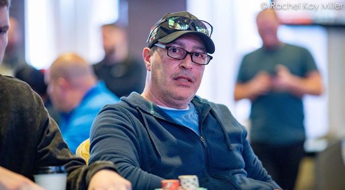 La distrazione al tavolo da poker può costare carissima: ecco l’errore di Giliberti ad Atlantic City