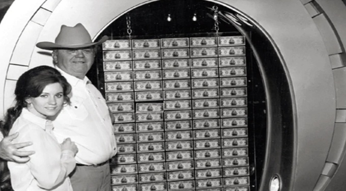 Benny Binion, il leggendario gangster che ha inventato le Wsop, conquista Hollywood