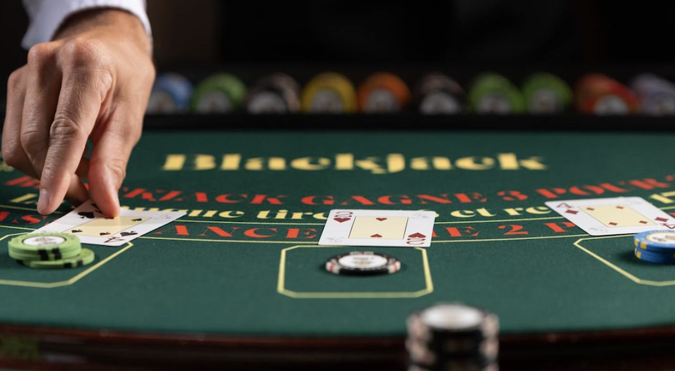 Nei poker club parigini è arrivato anche il Black Jack insieme ad altri giochi