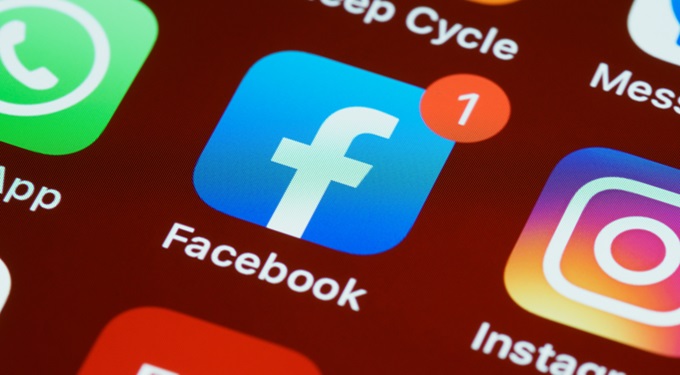 Meta sconfitta in Francia: la Corte d’appello conferma stop ad annunci di gioco ‘griffati’ Barrière