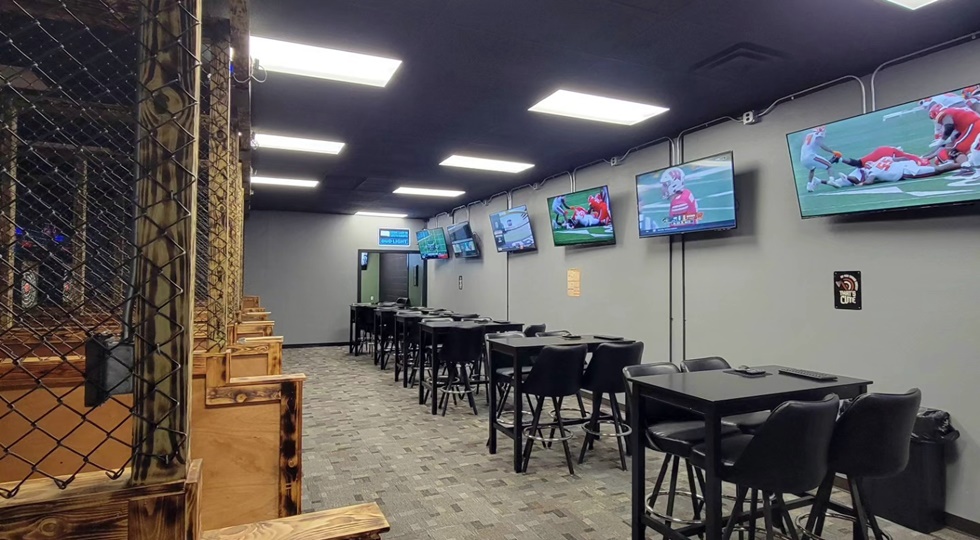 Bullseyes & Birdies: il lancio dell’ascia domina la scena dell’intrattenimento