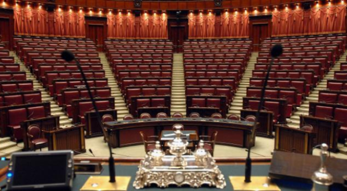 Manovra: Camera verso il voto finale, presentati Odg su gioco e ippica