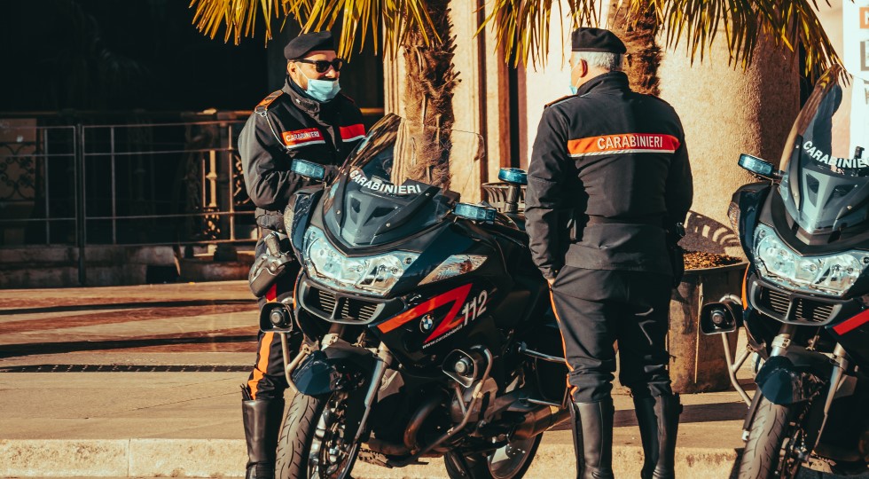 Acerra (Na): 4 arresti per rapina in sala scommesse, 2 sono minorenni