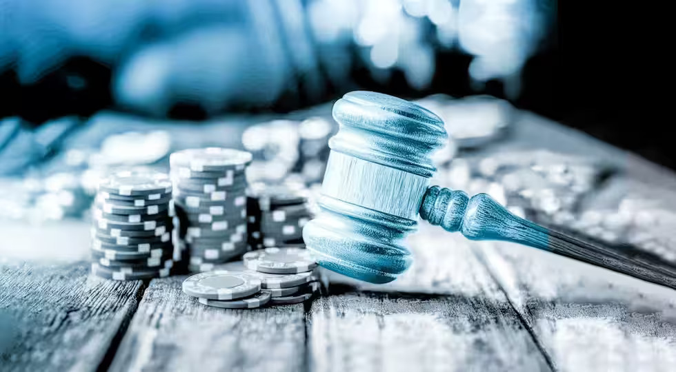 Poker e slot illegali: perquisizioni in Svizzera e multa al casinò di Neuchâtel