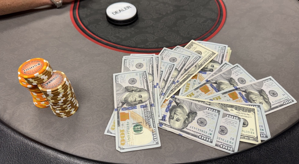 Uccide i genitori e va a giocare a poker: arrestato ai tavoli un 39enne del Texas