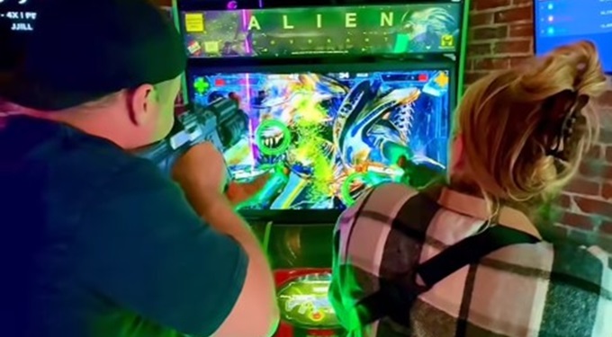 Charlotte si riaccende con il Foo Bar: tra i nuovi pilastri videogiochi e cocktail artigianali