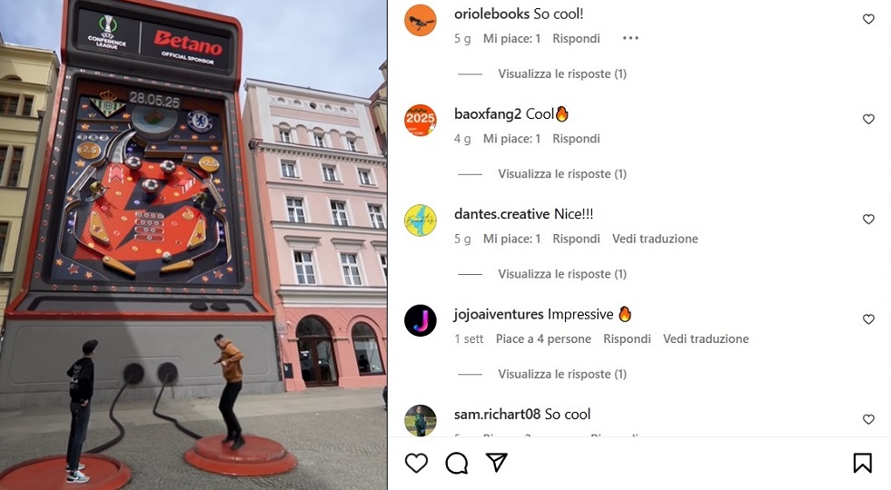 Un flipper gigante appare nel web, ma è il frutto della realtà mista