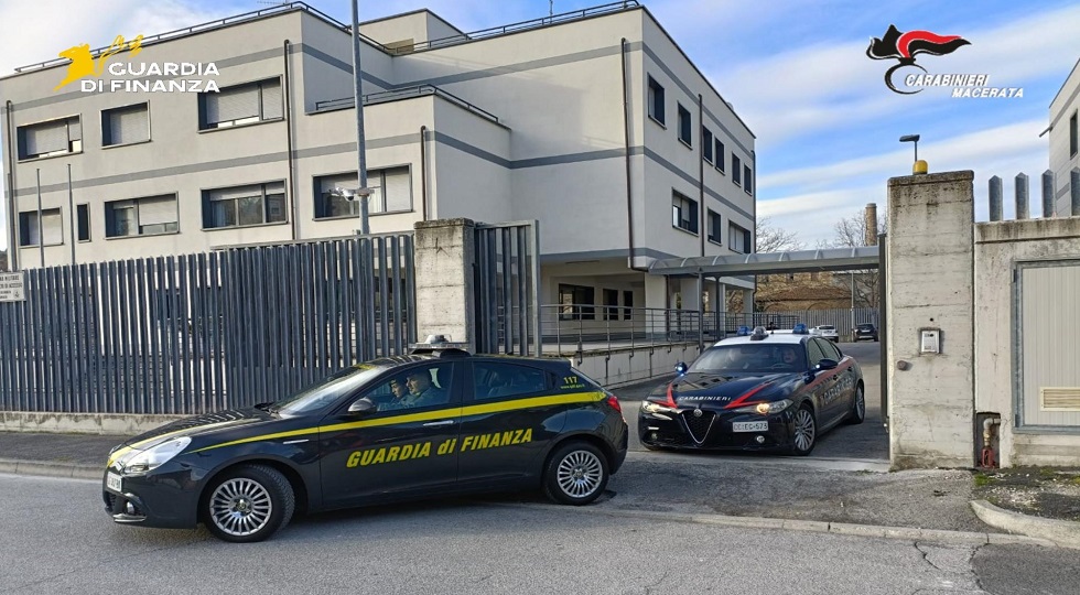 Gioco illegale: Gdf sequestra tre totem, esercizio rischia 150 mila euro di sanzione