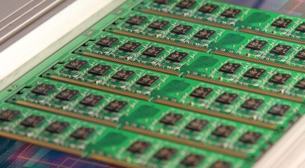 Mercato Pc in crisi: Idc taglia le stime, possibile calo fino al 9% nel 2026