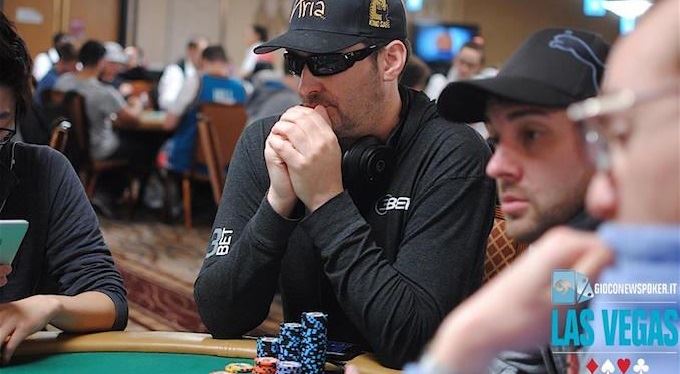 Piovono altre critiche su Hellmuth: troppo passivo ai tavoli di cash game?