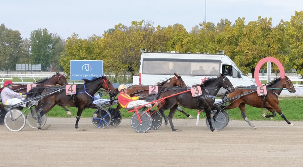 Ippodromo Snai San Siro, ultima di trotto del 2025 con sette corse