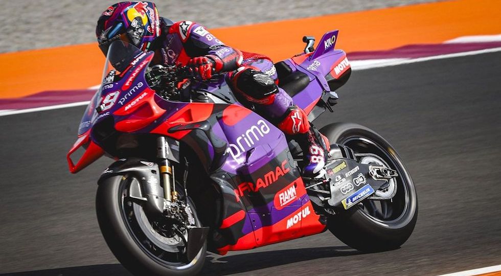 Moto Gp: Bagnaia-Martin, testa a testa a Montmeló