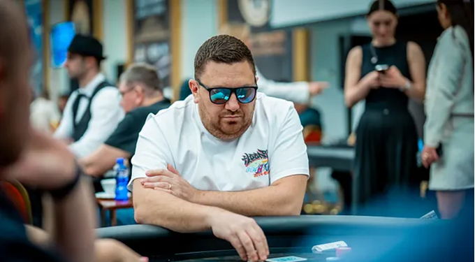Merit Poker Cup High Roller: Fabrizio Lo Carbo pesca gli assi e vola al final day