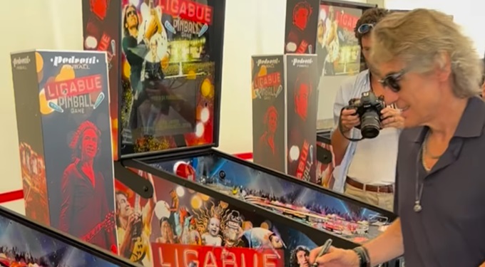 Il rock sposa il flipper: Pedretti Gaming annuncia partnership con Ligabue