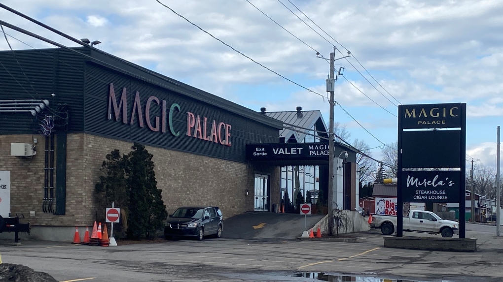 Canada: i giochi illegali causano la chiusura della poker room Magic Palace