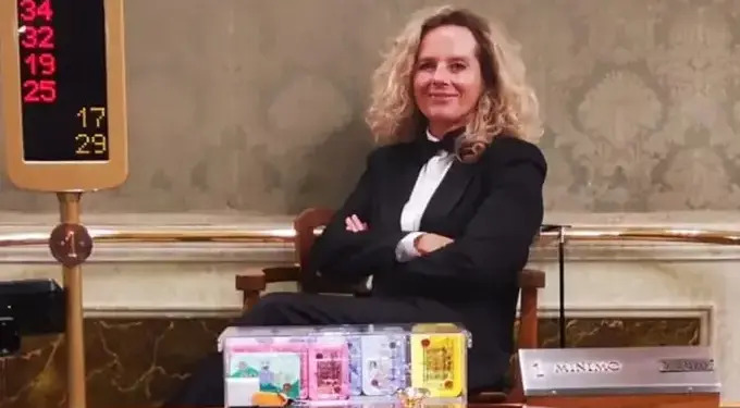 Marta Di Pol, la prima croupier donna italiana, lascia il Casinò di Venezia dopo 41 anni di carriera