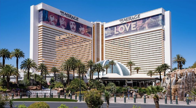 Il Mirage Las Vegas chiude per fare spazio all’Hard Rock, il ricordo commosso di Stefanie Ungar con papà Stu