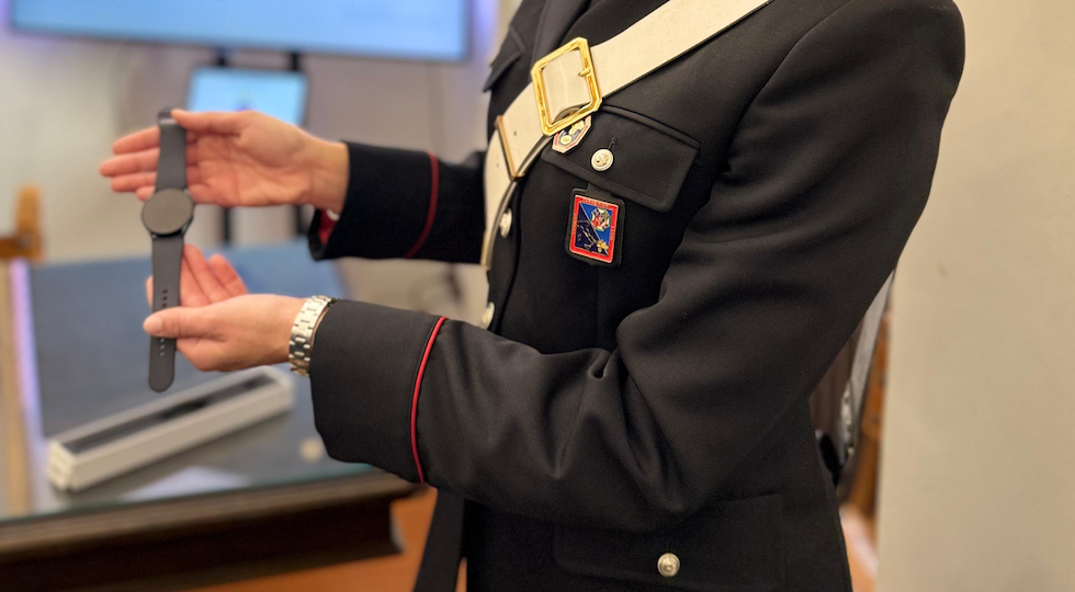 Fondazione Lottomatica: ecco ‘Mobile Angel’, a Roma lo smartwatch che protegge le donne