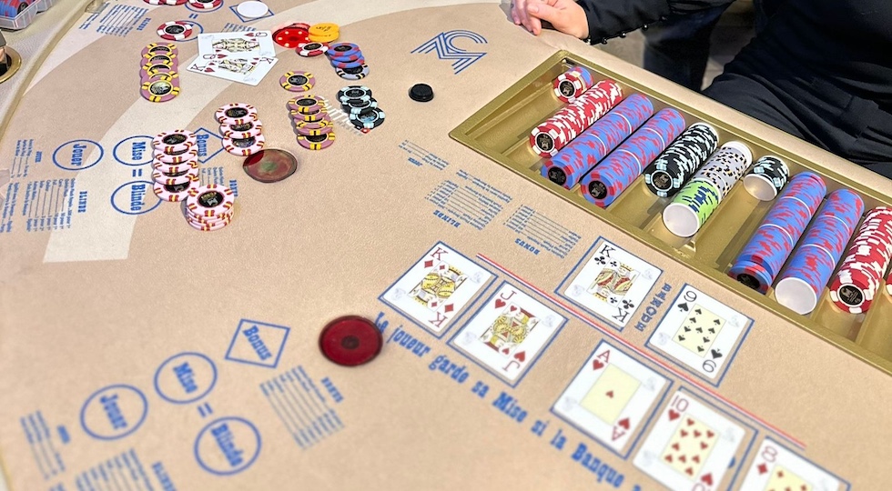 Parigi: al club Montmartre una scala reale all’Ultimate Poker regala un super jackpot