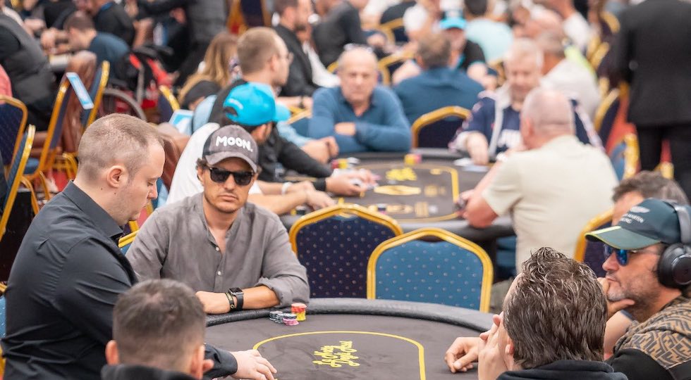 Notte degli Assi Tirana: 213 entries al Day1C con Marcellino in top ten