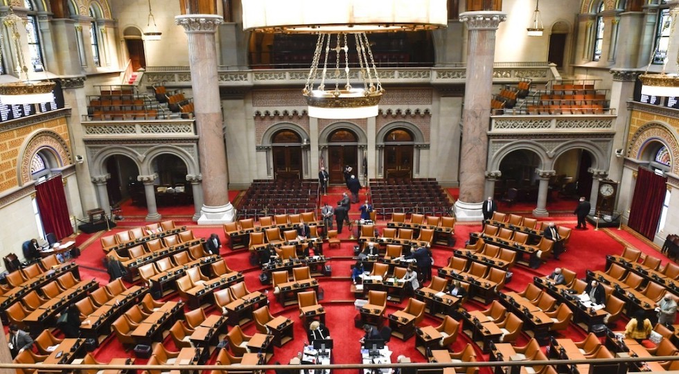 Crisi economica e boom del betting, New York apre alla regolamentazione del poker online