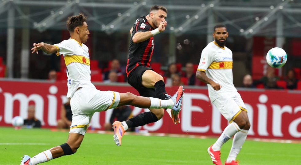 Serie A, il Milan batte il Napoli e aggancia il primo posto in classifica