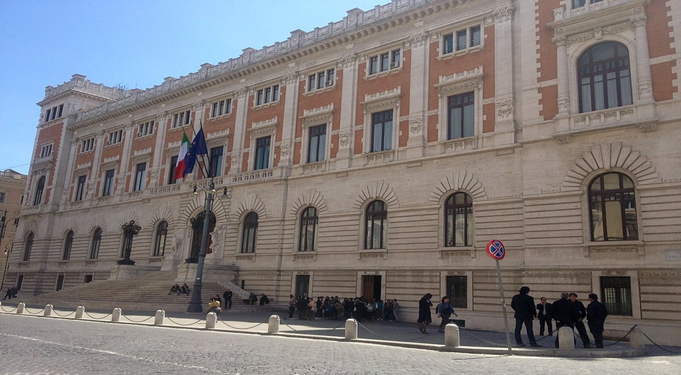 Parlamento: 9 testi al via e spunta la giornata del divertimento in sicurezza