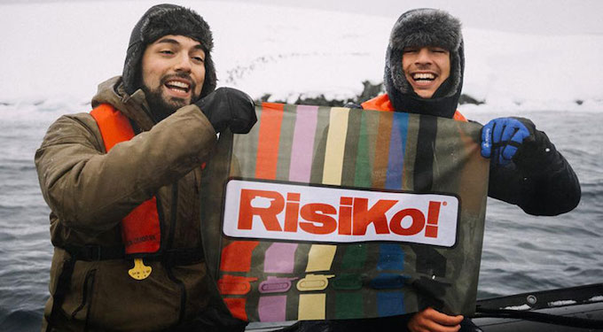 Una campagna social porta il RisiKo online, in Antartide e su una plancia gigante dal vivo