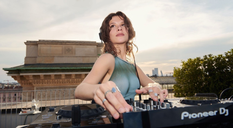 Diaz 7, brindisi all’estate con DJ Sally Bumps e Sara Kari