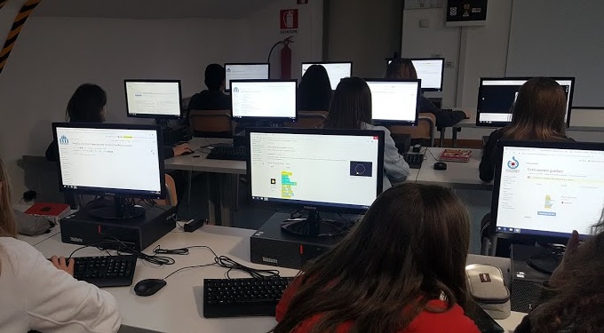Lucca, i videogiochi vanno a scuola: imparare il mestiere del geometra con Minecraft