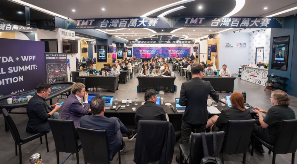 Tda summit in Asia: shot clock, one chip behind e una via di mezzo tra freezeout e re entry