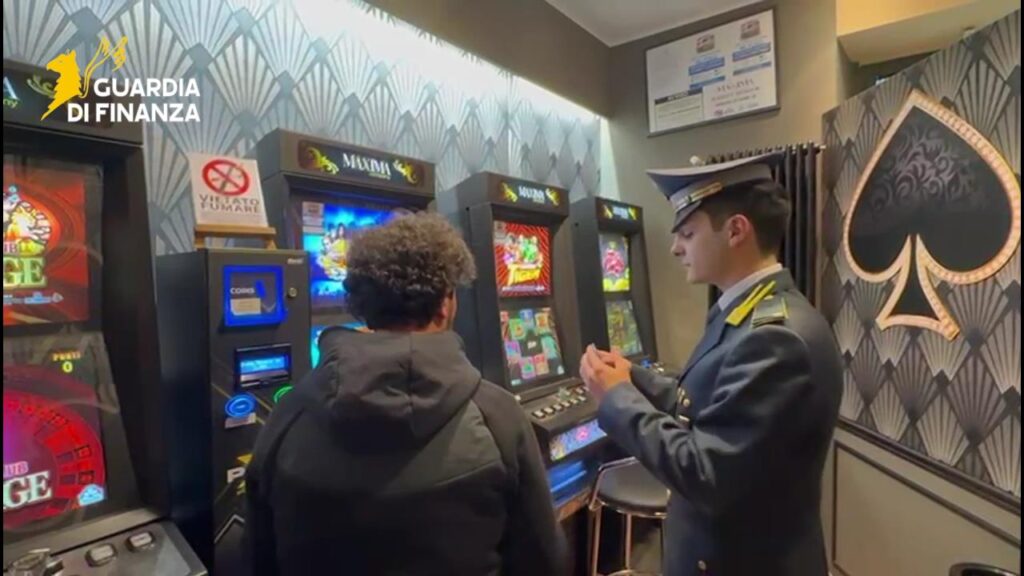 Gioco illegale: slot truccate a Pesaro, sequestri per oltre 760mila euro