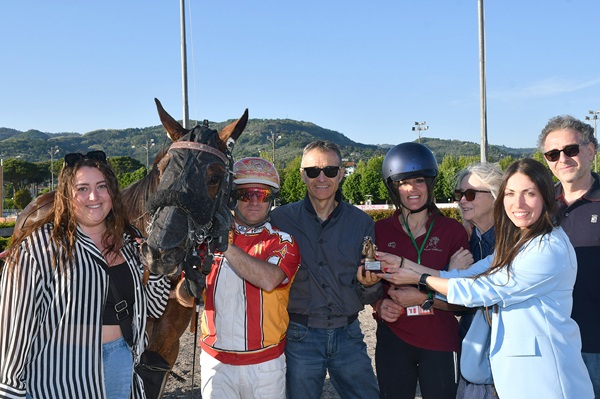 Ippodromo Snai Sesana, Ipomea di Poggio trionfa nel Ringostarr Treb