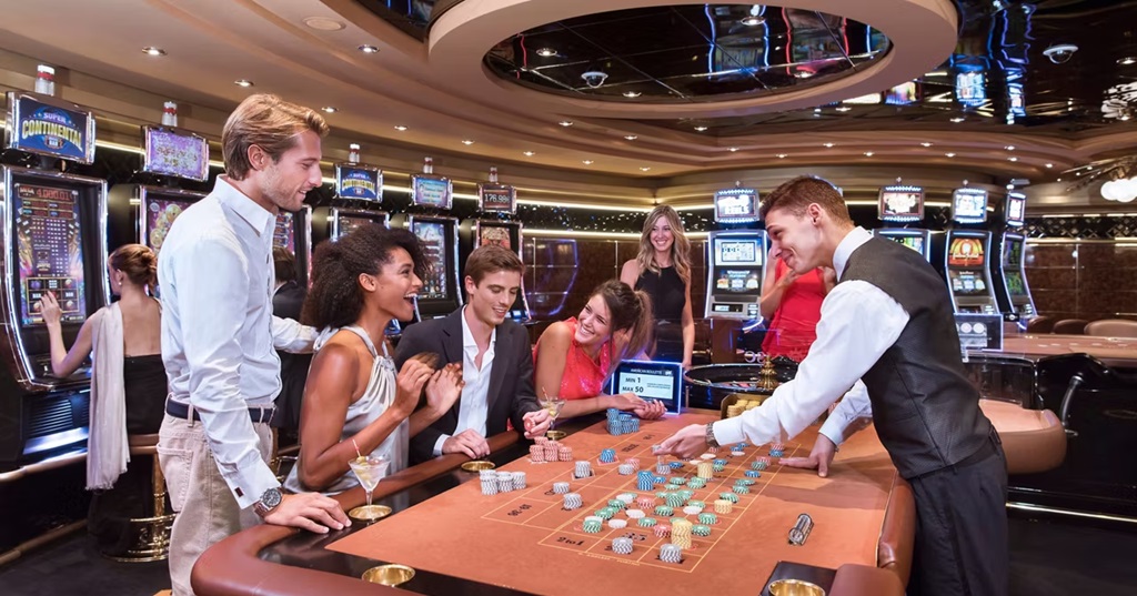 Gioco illegale: chiuso un centro scommesse e scoperta truffa al casinò di una nave da crociera
