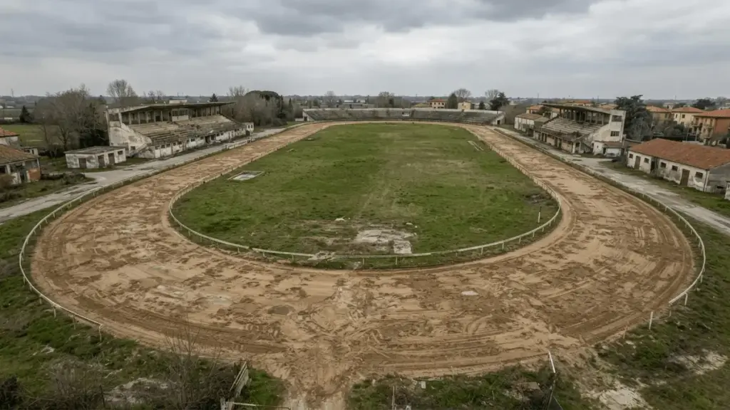 Ippodromo delle Bettole: pista e dotazioni fuori norma, corse annullate il 18 luglio